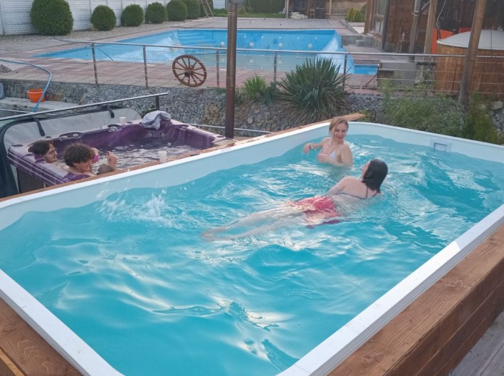 Комплекс відпочинку «Aquatel Complex»